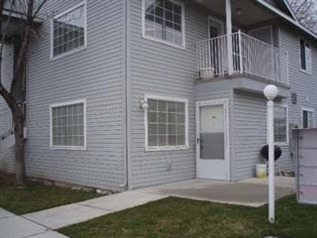 Building Photo - 2220 S Amy Ave Unit 2220 S Amy Ave #201