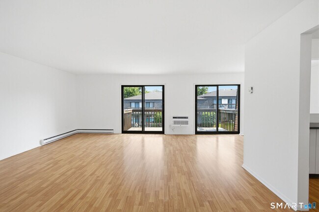 Photo - 255 Strawberry Hill Ave Unit E5