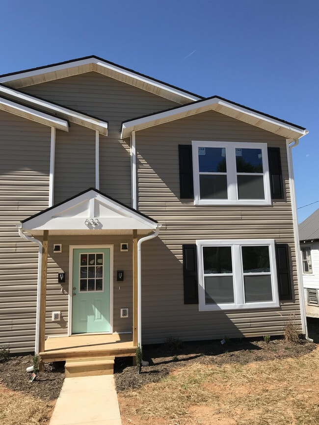 Photo - Beautiful 4 bedroom 2.5 bath townhome