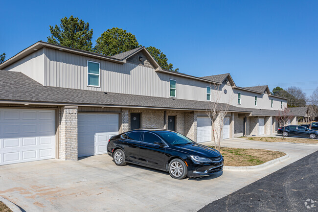 Building Photo - German Oaks Townhomes