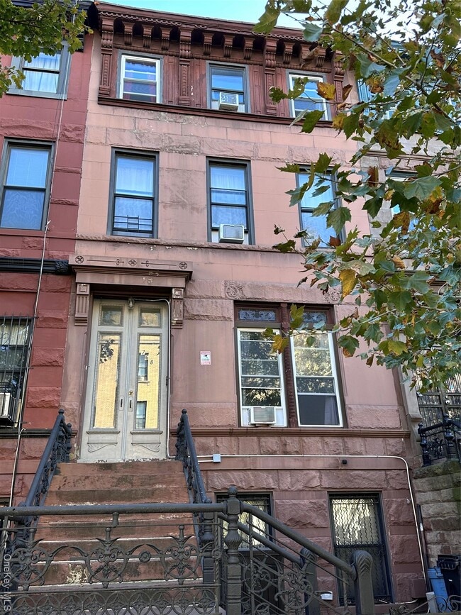 Building Photo - 768 Greene Ave Unit 1A