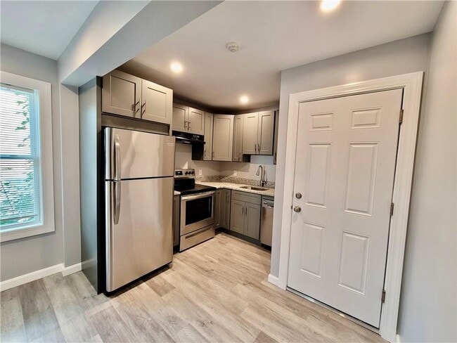 Photo - 527 Charles St Unit 2