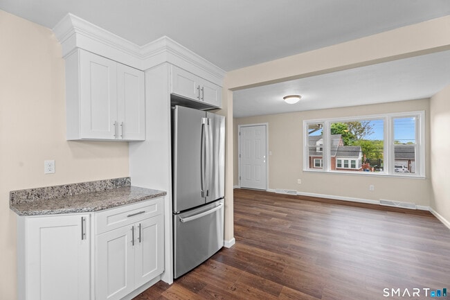 Photo - 194 South End Rd