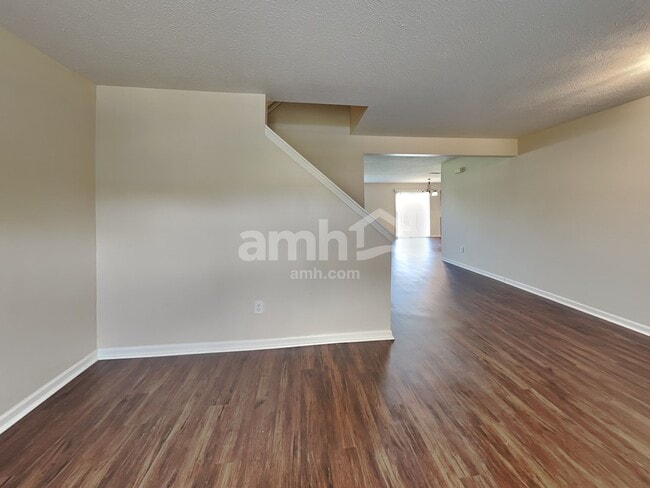 Photo - 2219 S Briarwood Dr House