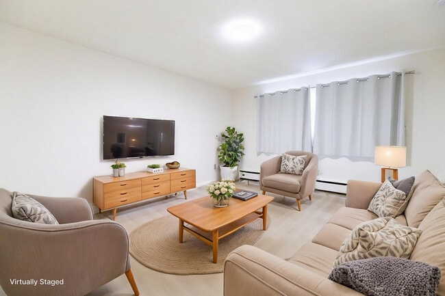 Building Photo - 1711 Mount Royal Apartments