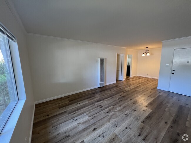 Building Photo - 12212 Washington Plz Rental