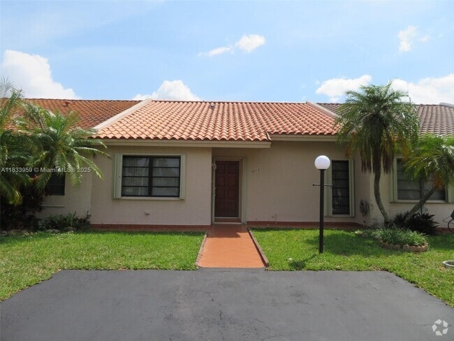 Building Photo - 6203 SW 147th Pl Cir Rental