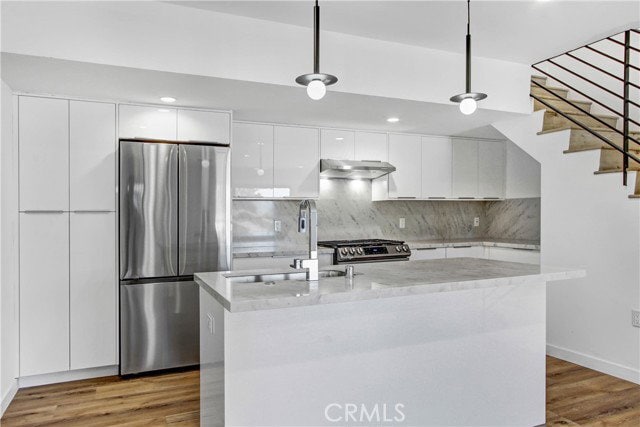 Photo - 4409 Saugus Ave