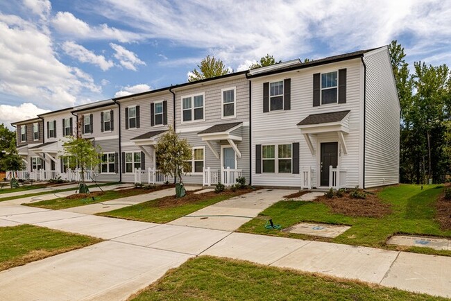 3BD/2.5BTH townhome located in the Village... - 3BD/2.5BTH townhome located in the Village...