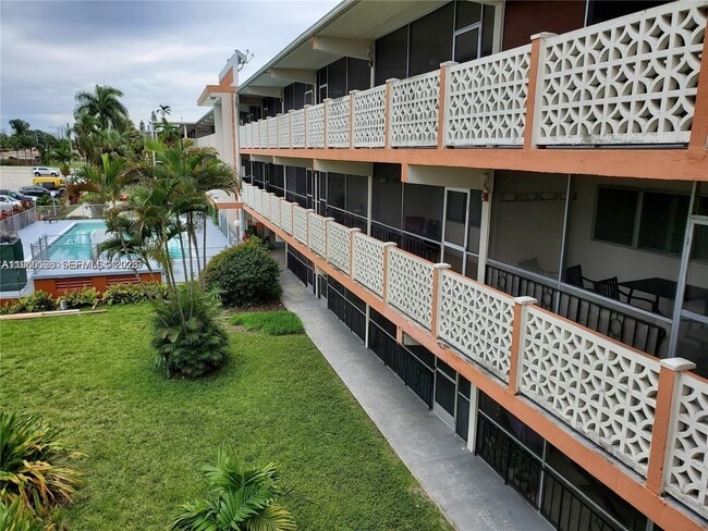 Photo - 1450 NE 170th St Unit 114