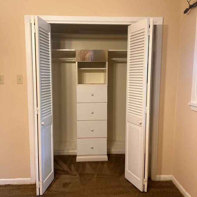 Photo - 918 Robert St