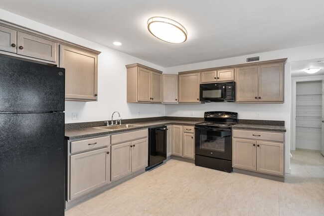 Photo - 24 Jersey Way Unit 103