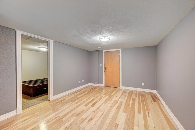Photo - $1,150 - 1 bed, 1 bath charming Condo in t... Unidad 5