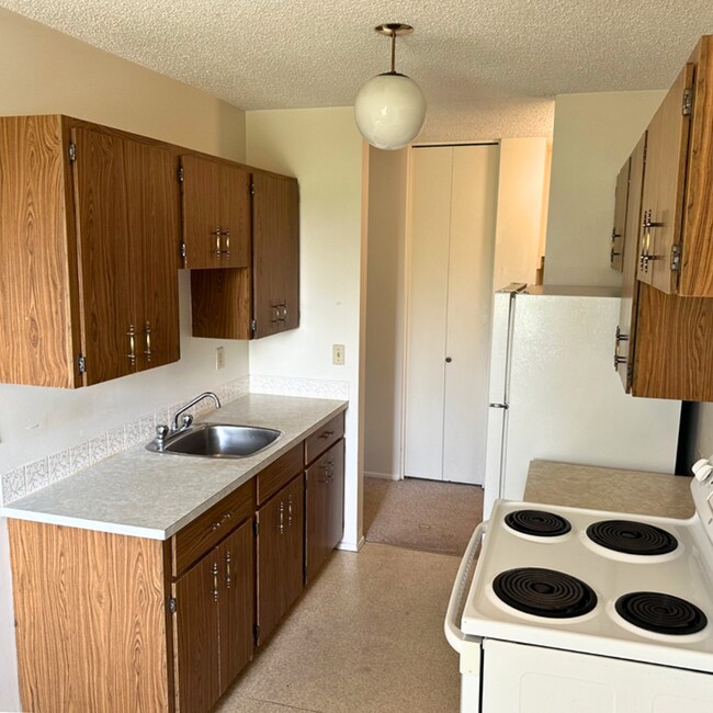 Photo - 10601-10100 100 St Unit 312