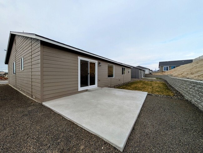 Photo - **New Construction** FOUR Bedroom House for Rent in Eastmont School District!