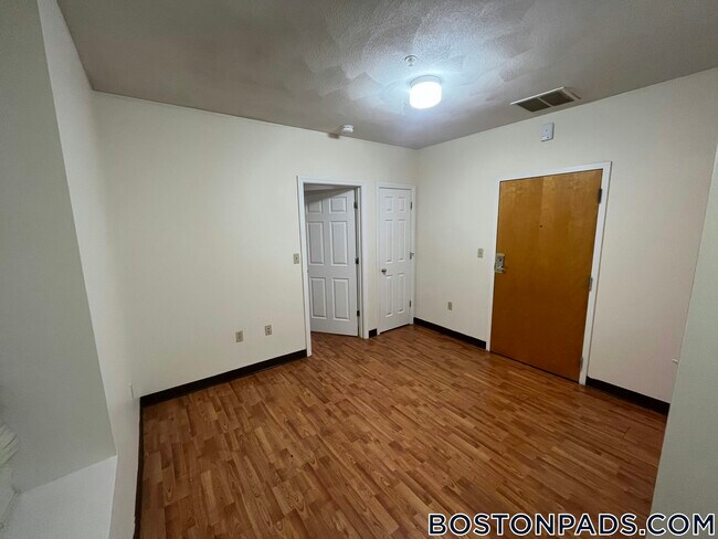 Photo - 81 Essex St Unidad 41