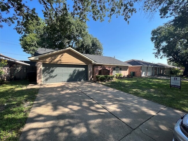 Photo - 6010 Hoover St