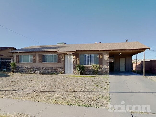 3427 W Rosewood Ave