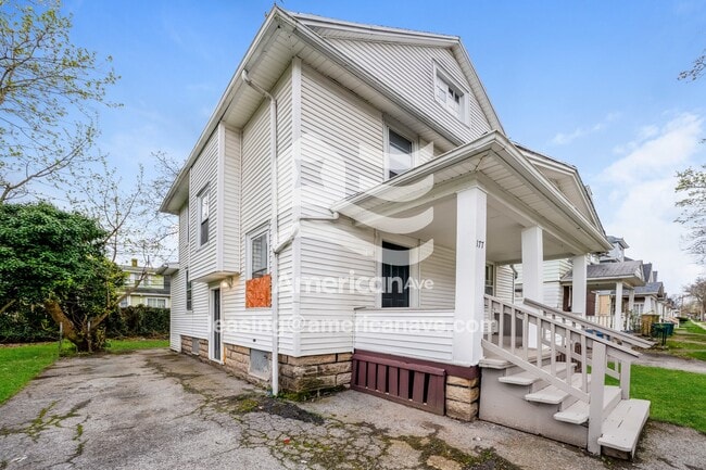 Photo - 177 Roycroft Dr