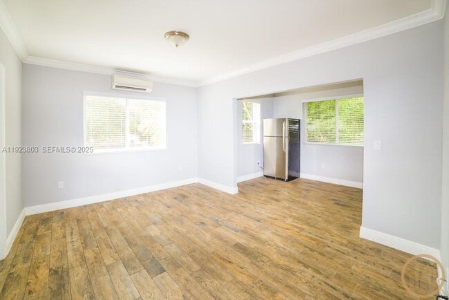 Photo - 53 NE 49th St Unit 1A