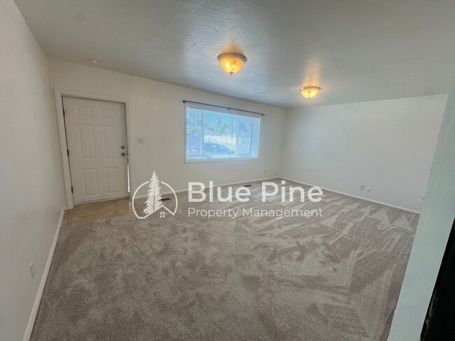301 E 18th St Unidad 2