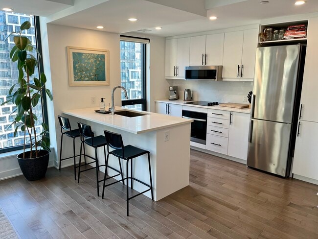 Photo - 340 Queen St Unit 1607