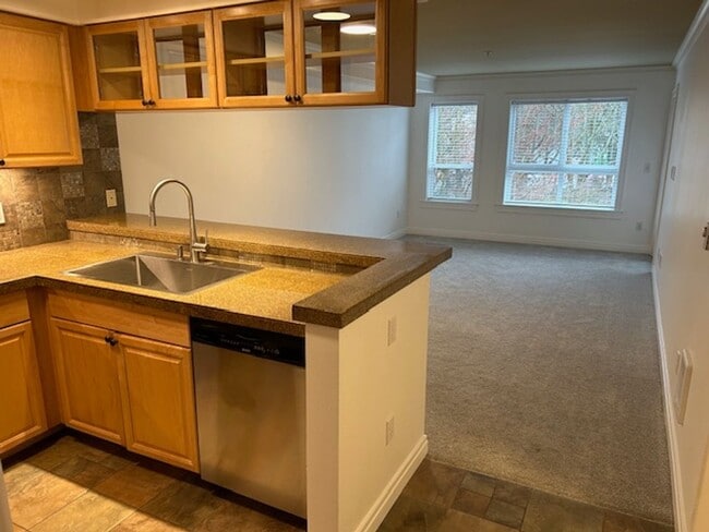 Building Photo - Fantastic 2 Bed 2 Bath Condo in Lake City Unit 303