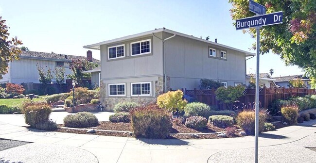 Photo - 3384 Burgundy Dr