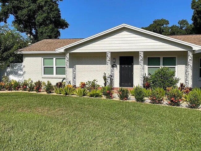 Photo - Fully renovated 3 bedrooms with 2 full baths single-family home in Oakford Park, a few minutes wa...