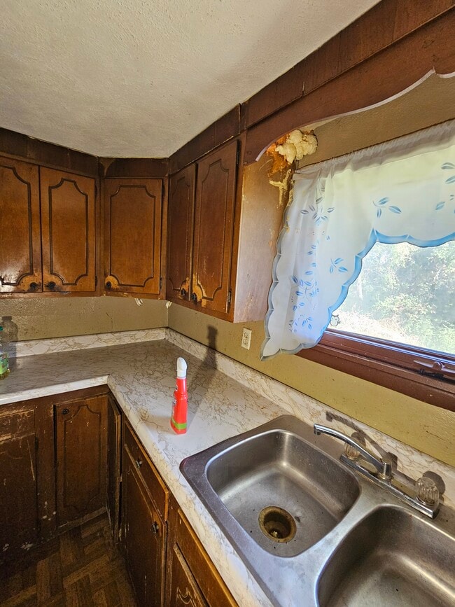 Photo - 1611 Mousette Ln