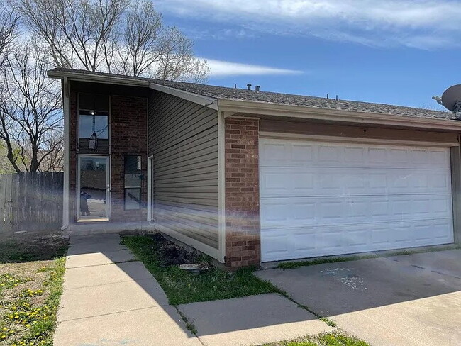 Building Photo - 1730 S Beech Ct Rental