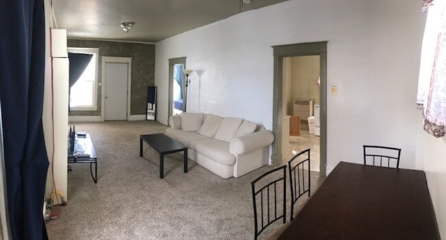 Photo - 911 1/2 West Maple Street