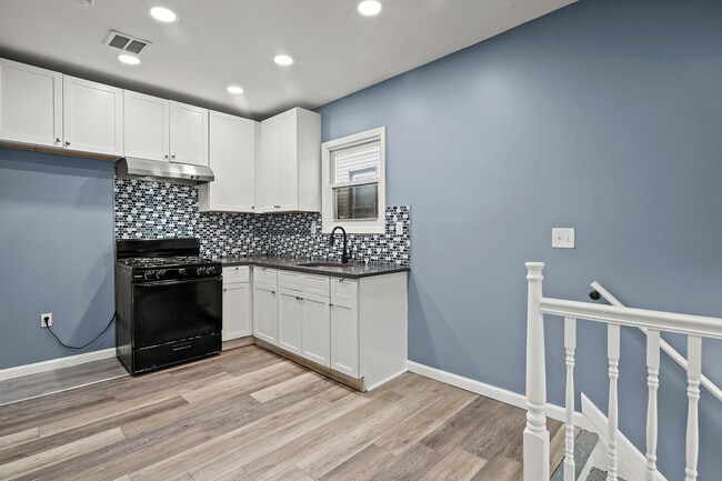 Photo - 275 Clinton Pl Unit 1