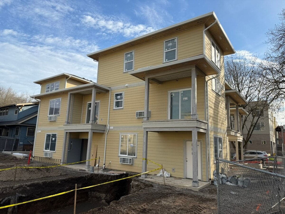 Photo - Lincoln St. Apartments Unit Apartment #4