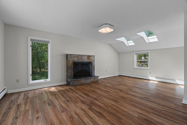 Photo - 671 Cornwall Ave Unit 1