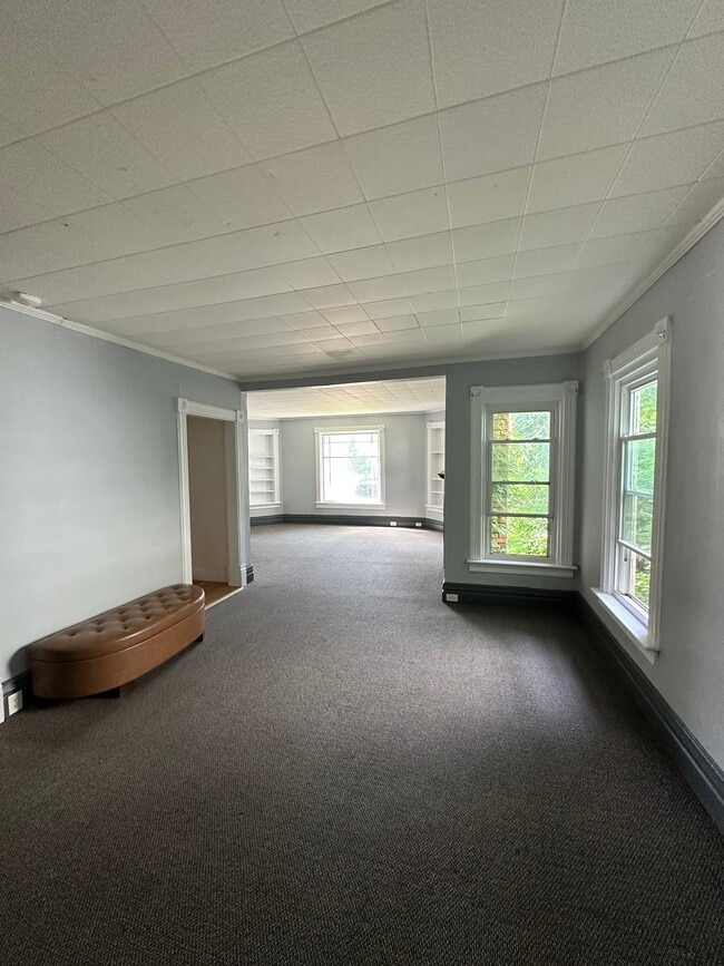 Photo - 1608 Main St Unit Lower Apartment