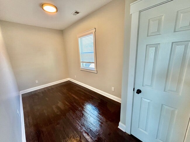 Photo - 513 E Ormsby Ave Unit 2