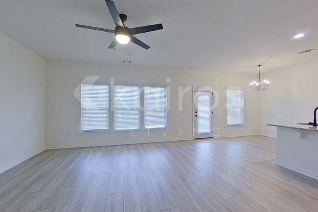 Photo - 300 Carencro St