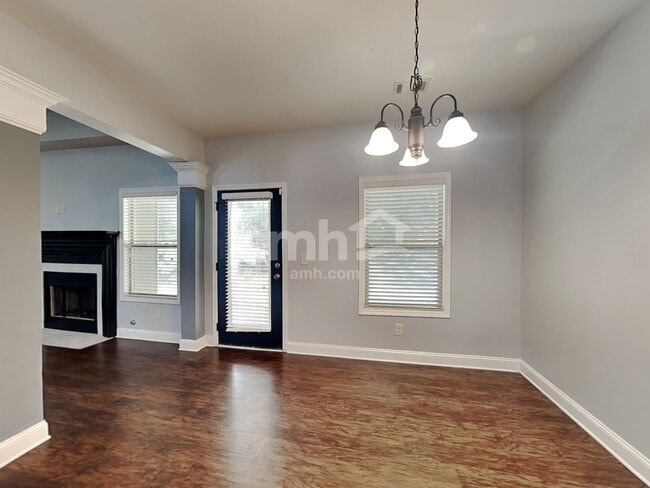 Photo - 2575 Dolostone Way