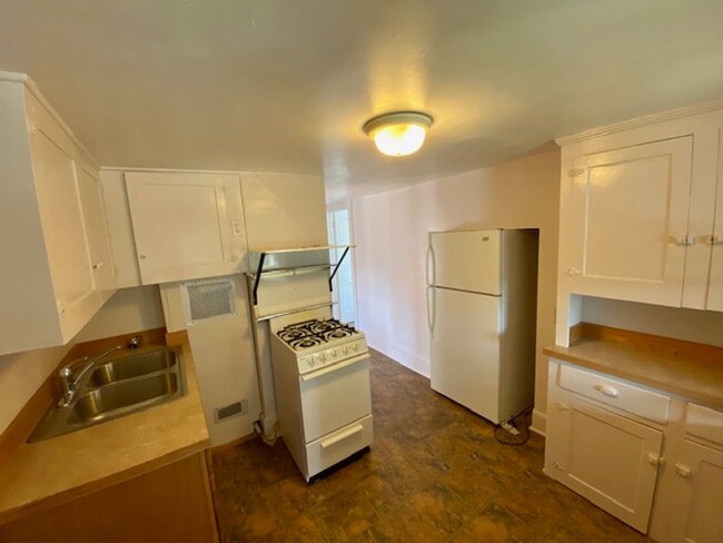 Photo - 47 Lincoln Ave Unidad Third floor