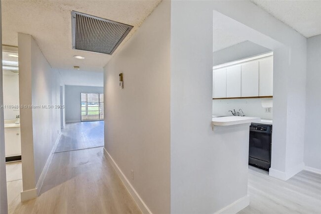 Photo - 701 SW 128th Ave Unit 111F