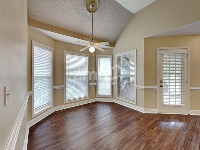 Photo - 154 Acadian Dr
