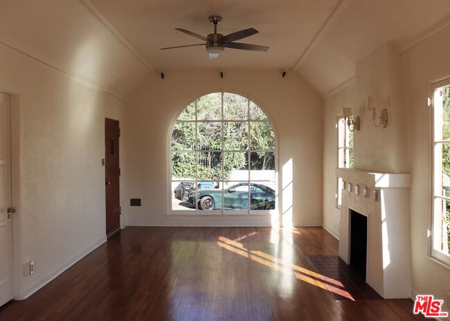 1409 Murray Dr