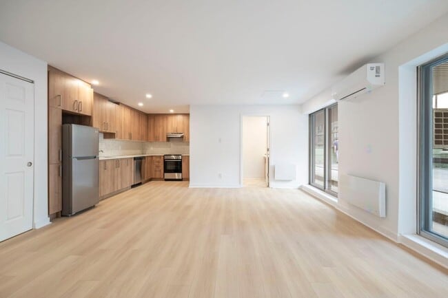 Building Photo - 1625 Blvd. De Maisonneuve Ouest