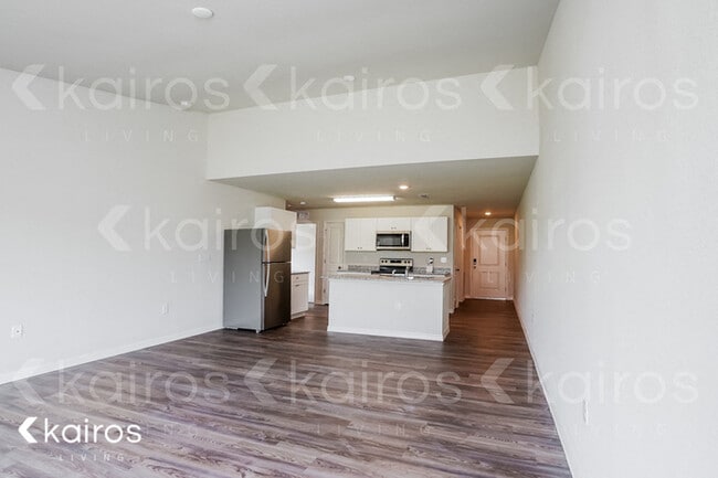 Photo - 18304 Gibraltar Ln