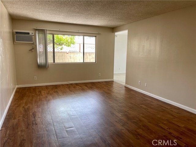 Photo - 2064 Evergreen St