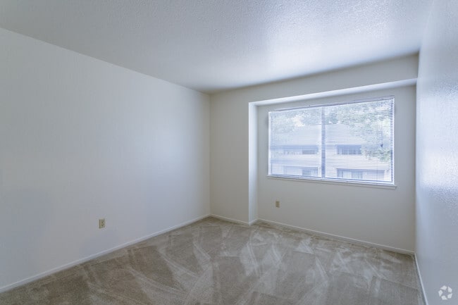 2BR, 2BA - 995 SF Plan B - Natomas Village Apartments