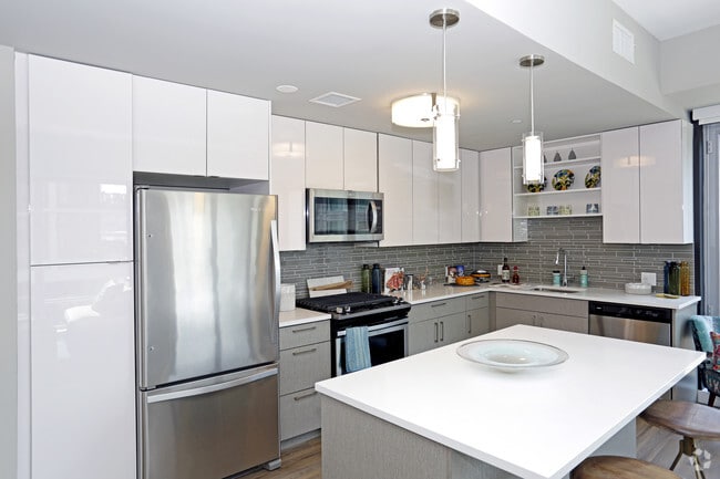 Kitchen - RiverHouse 11 at Port Imperial