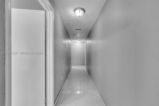 285 NW 44th St Unit 1