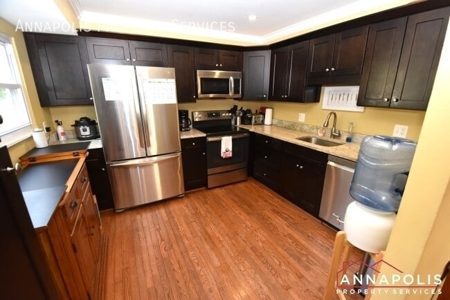 Photo - 957 Highpoint Dr